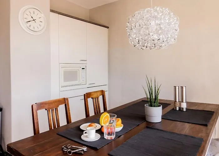 Charmante, Grosszuegige Ferienwohnung Villa Fleurie