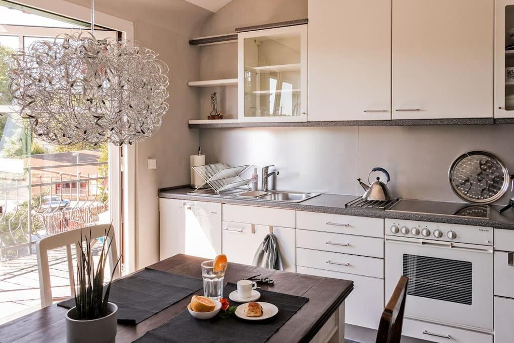 Charmante, Grosszuegige Fleurie Apartment